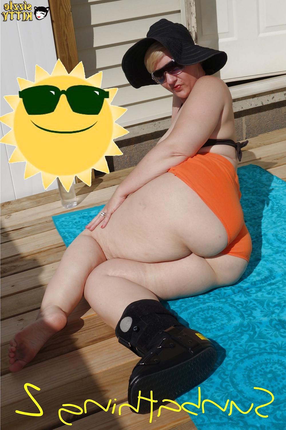 10P Sunbathing v2 - Orange Booty Shorts