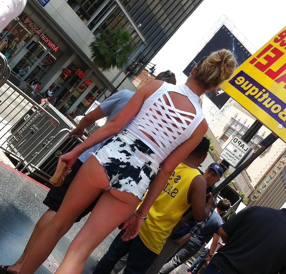8P Street Blonde Enjoys Showing Her Ass