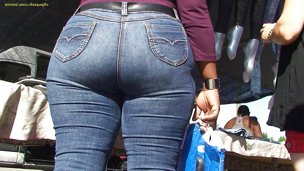 13P Spanish booty in tight jeans