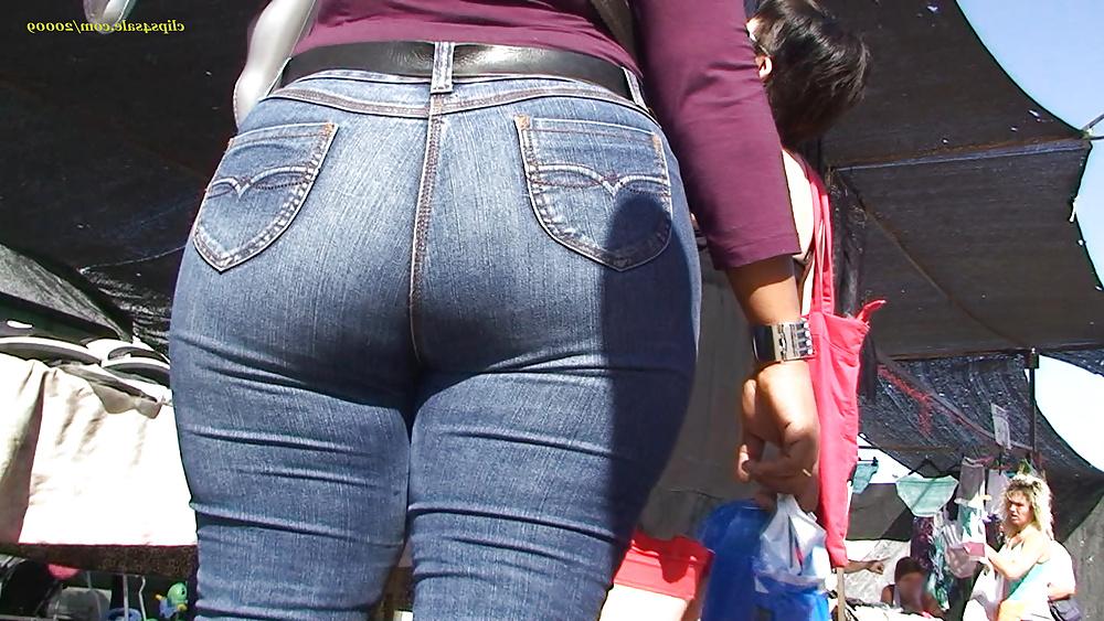 13P Spanish booty in tight jeans