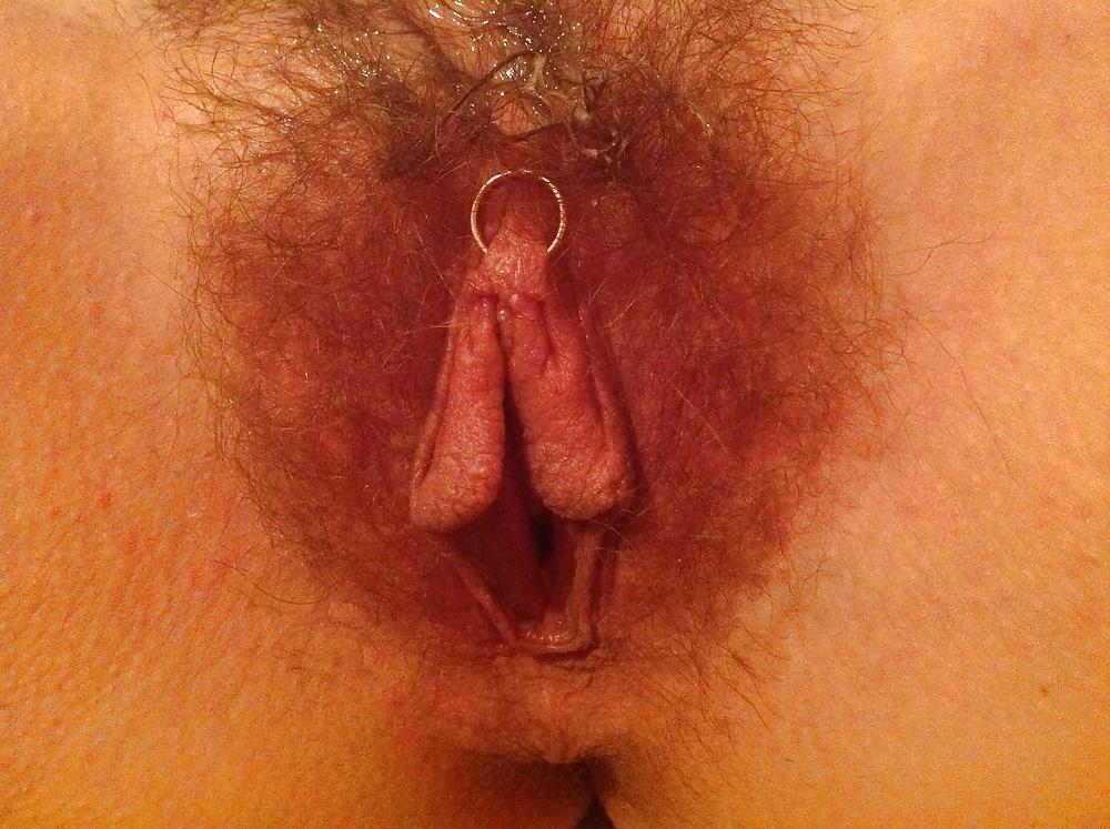 7P Hairy Pierced Pussy