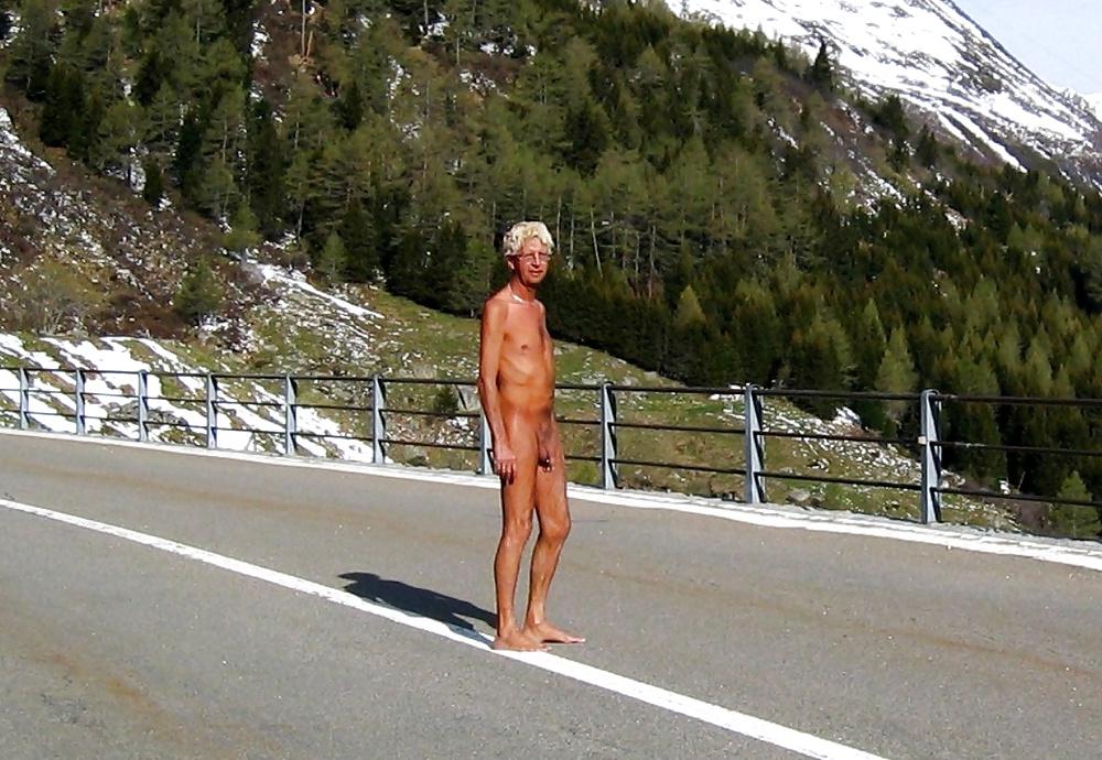 17P Naked on the street