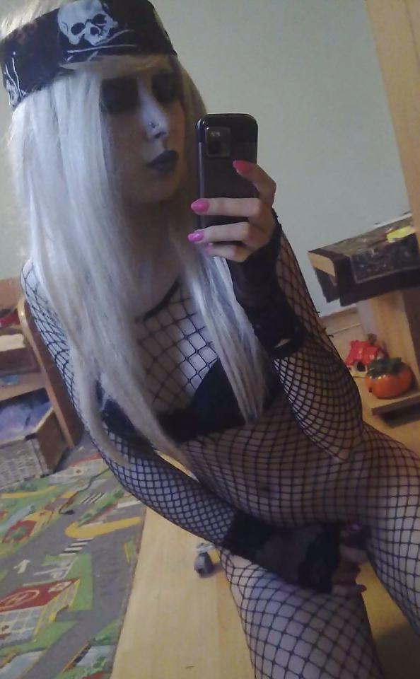 22P Emo Teen Serbia