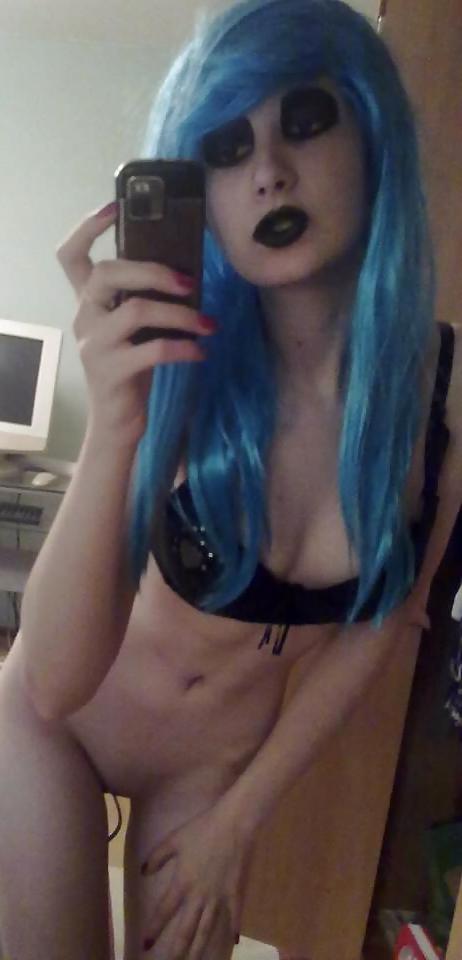 22P Emo Teen Serbia