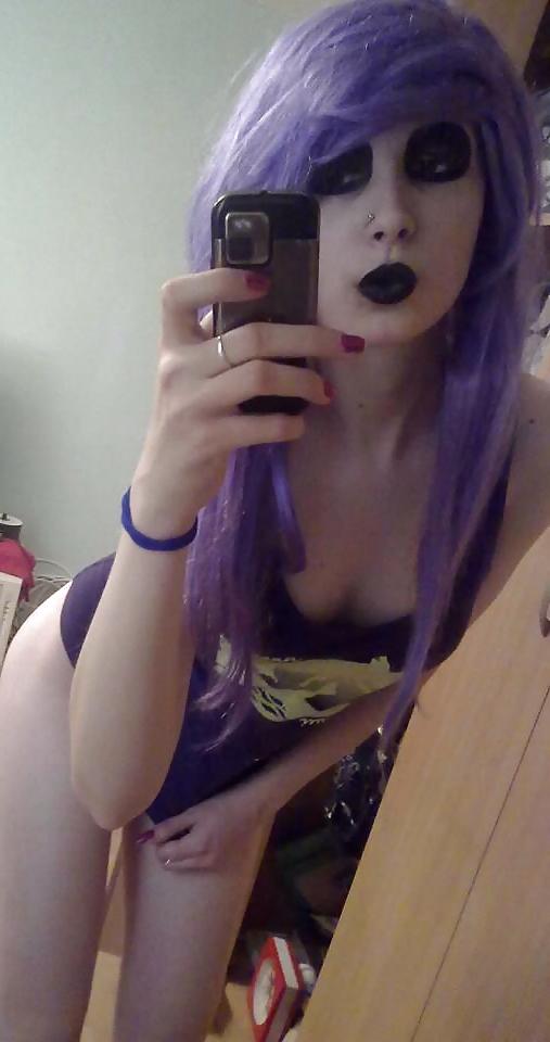 22P Emo Teen Serbia