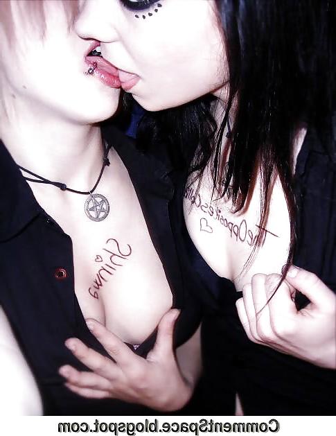 25P EMO Gilrs