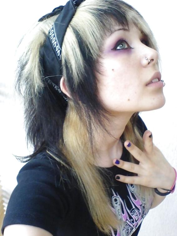 25P EMO Gilrs
