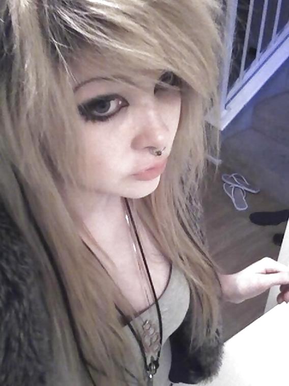 25P EMO Gilrs