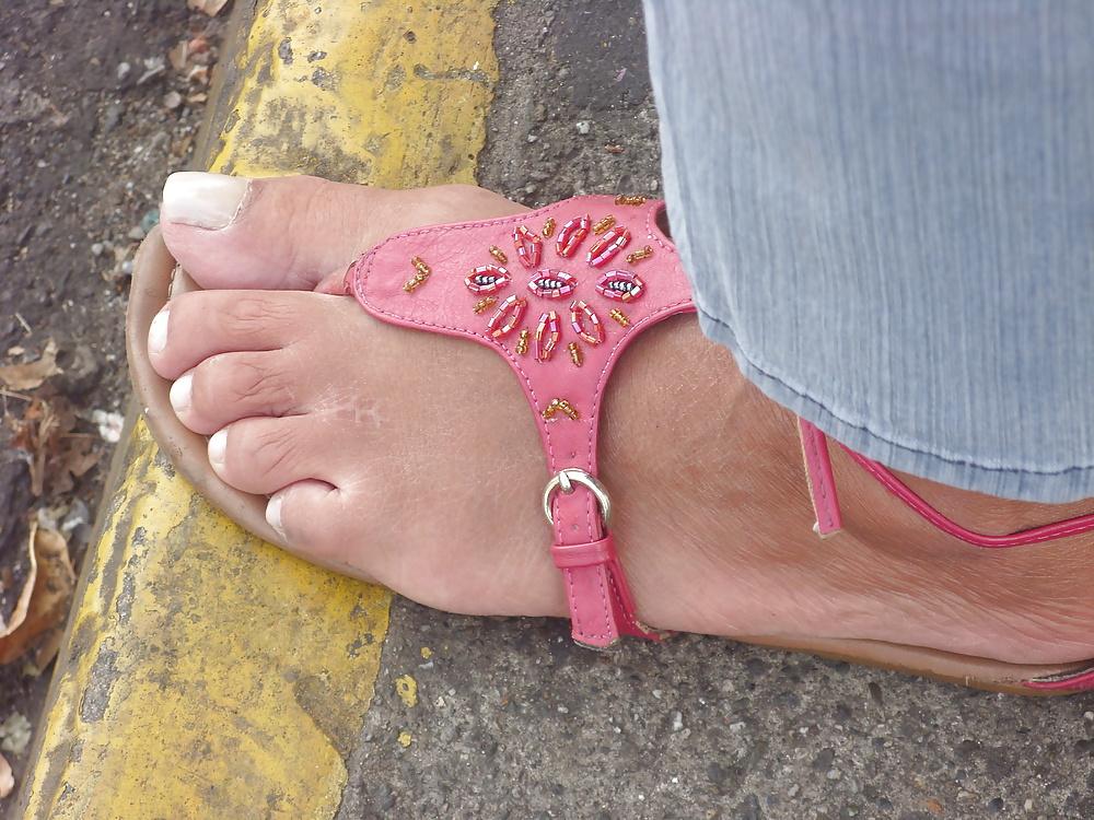 25P Street feet 3
