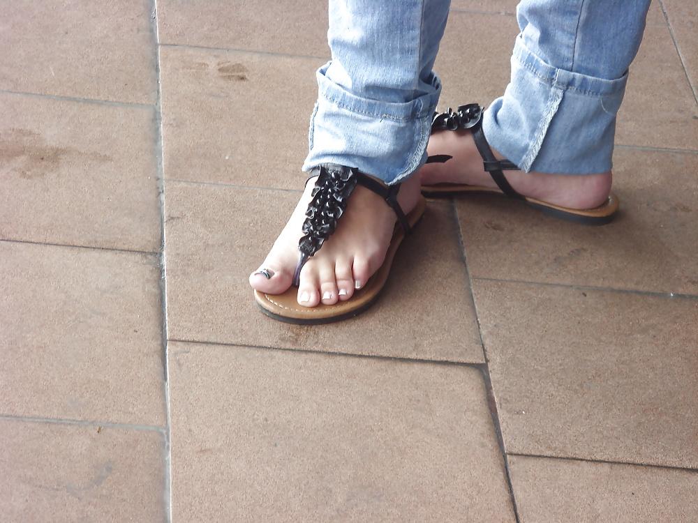 25P Street feet 3