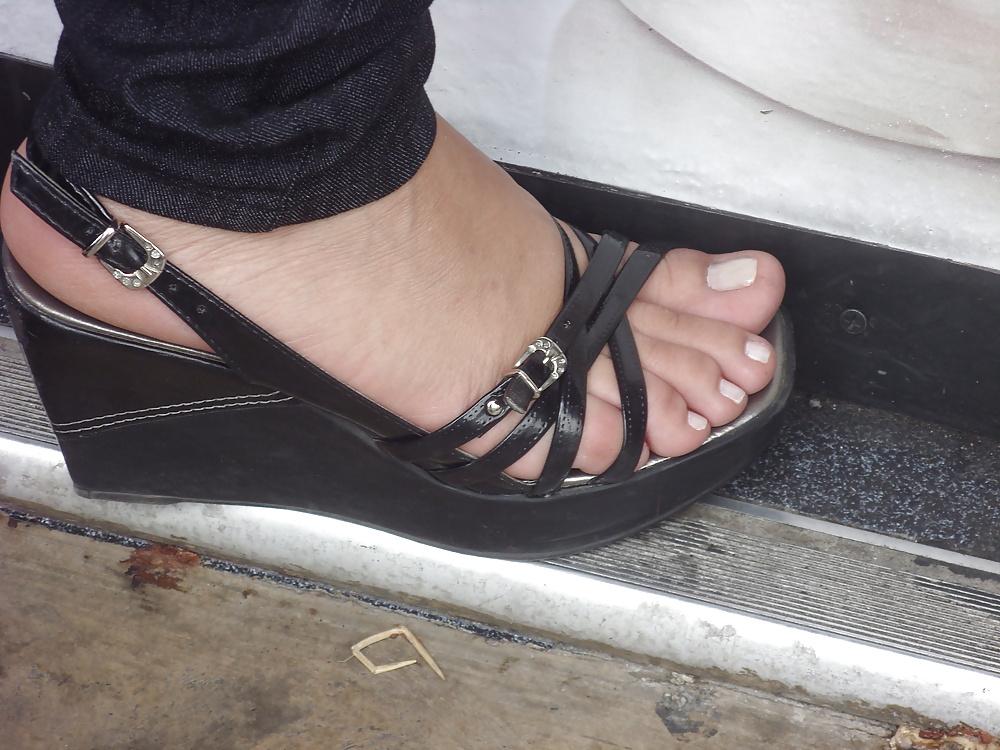 25P Street feet 3