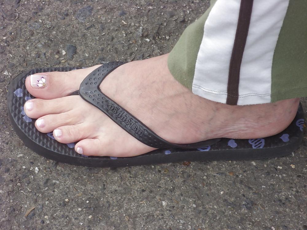 25P Street feet 3