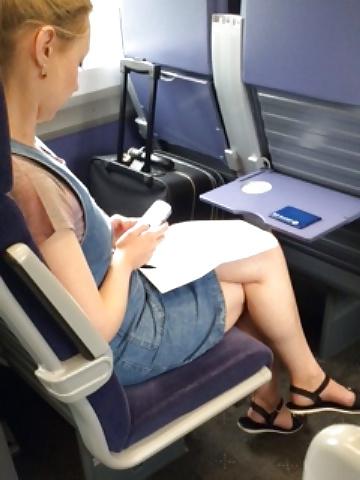 10P Candid babes 240714