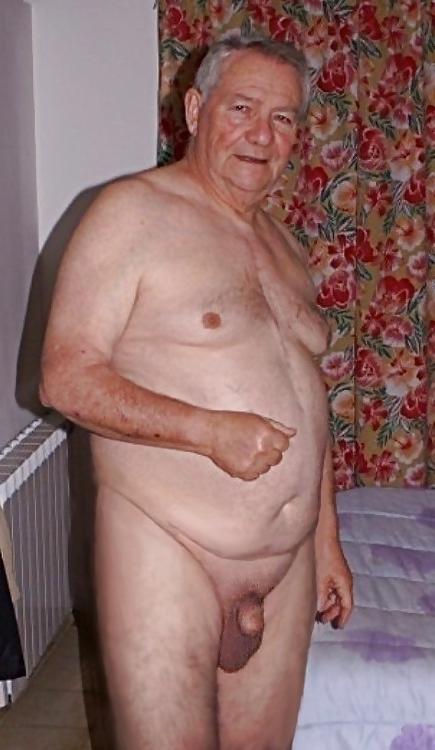 25P Grandpa loves to eat cum
