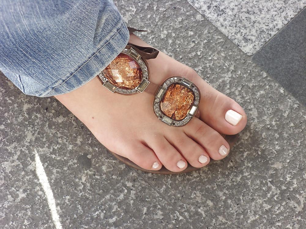25P Street feet 4