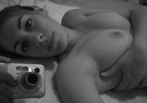 25P Selfie Amateur Babes - vol 89!