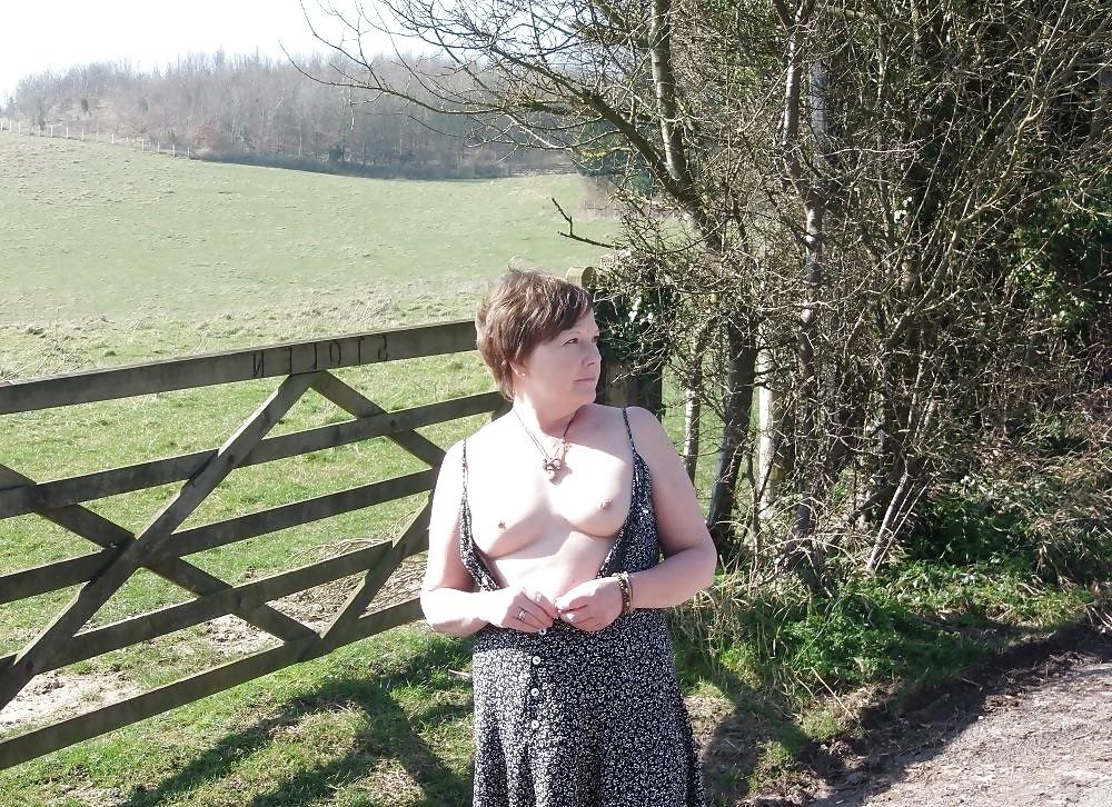 18P Nude in sun the spring