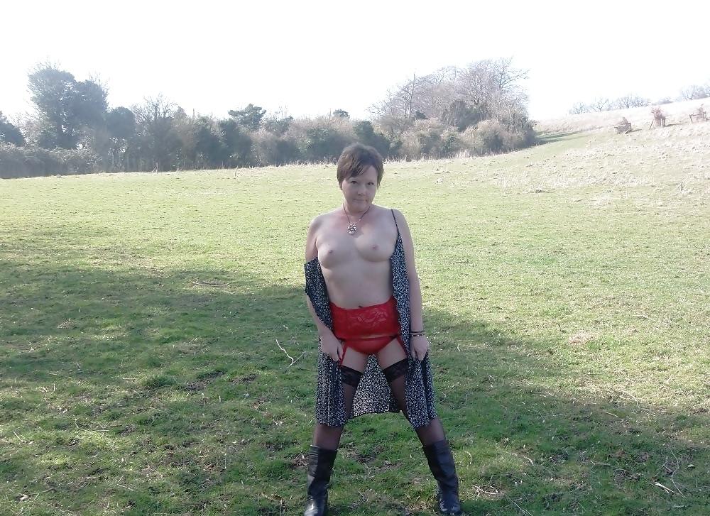 18P Nude in sun the spring