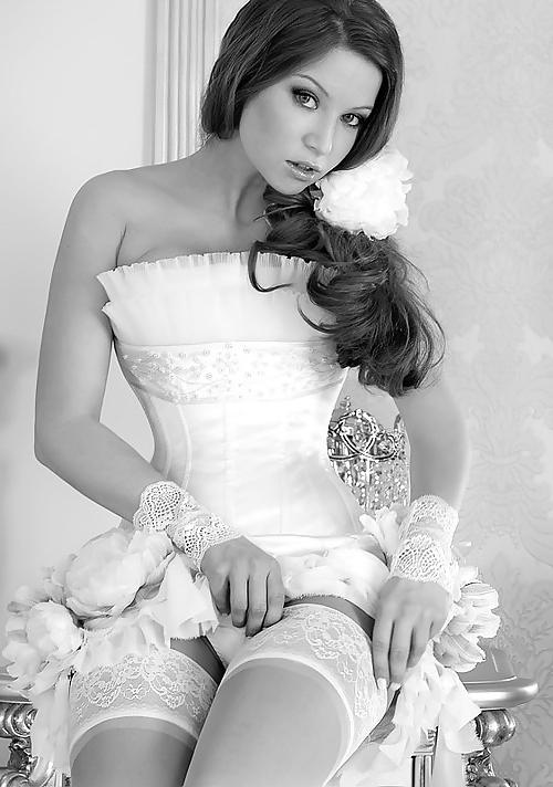 25P Black and White Erotic 005