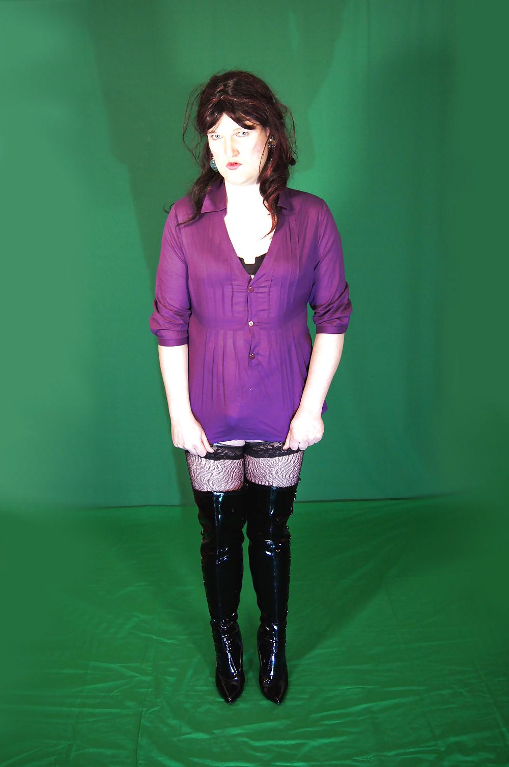 4P Tgirl with leather boots