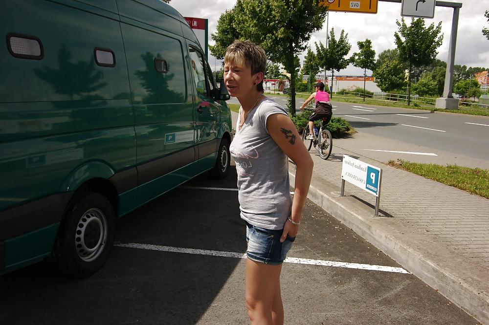 25P German flashing milf topless in jeans