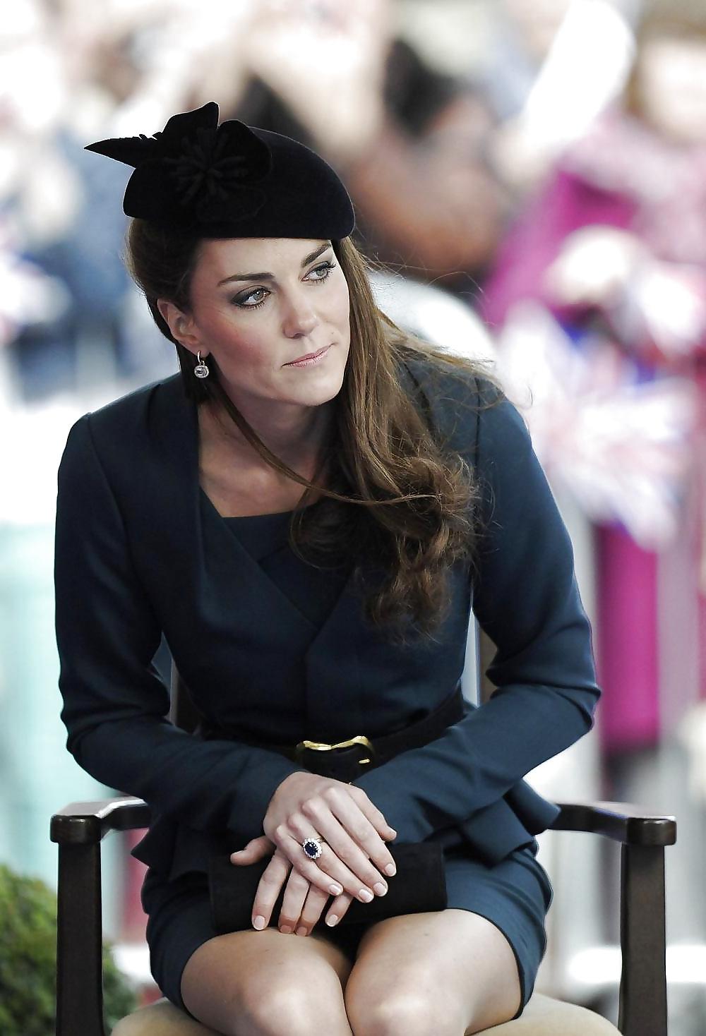 25P Kate Middleton Royal Upskirts and Ass