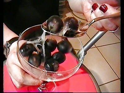 25P Cum on Food III