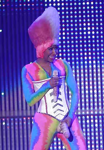 25P nicki minaj her big booty thick ass and her dildo