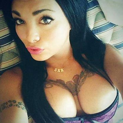 25P Karol Kimberly sexy big boobs girl hot selfy pics