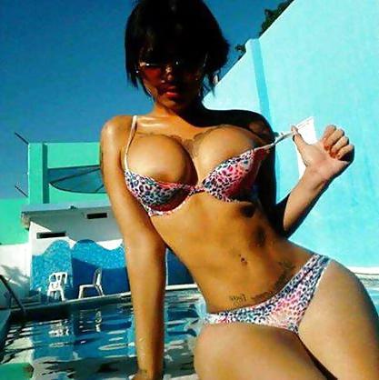 25P Karol Kimberly sexy big boobs girl hot selfy pics