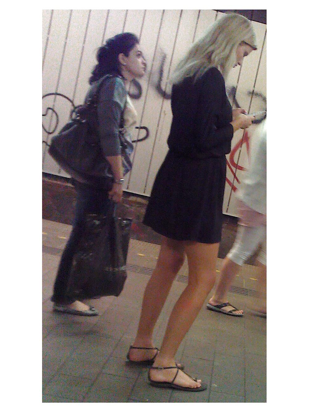 7P Feet on the street