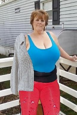 17P Nice big boob plump mature dressed