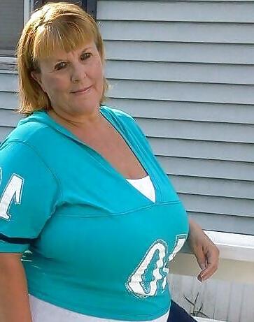 17P Nice big boob plump mature dressed