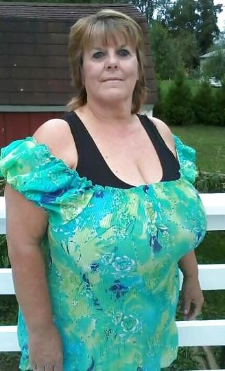 17P Nice big boob plump mature dressed