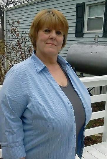 17P Nice big boob plump mature dressed