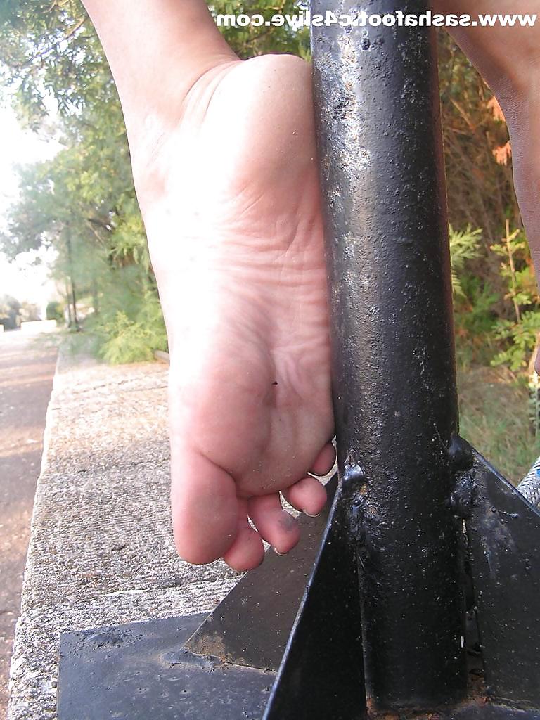 10P Street Feet 2