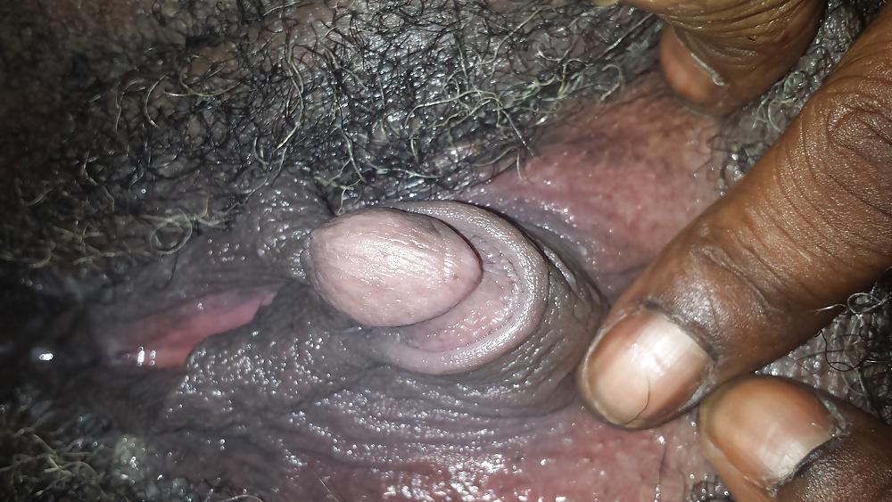 23P Very big clit