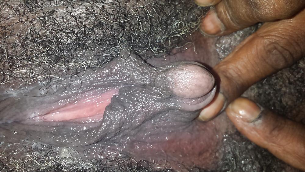 23P Very big clit