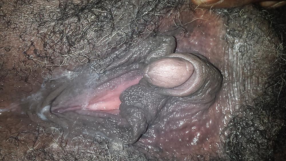 23P Very big clit