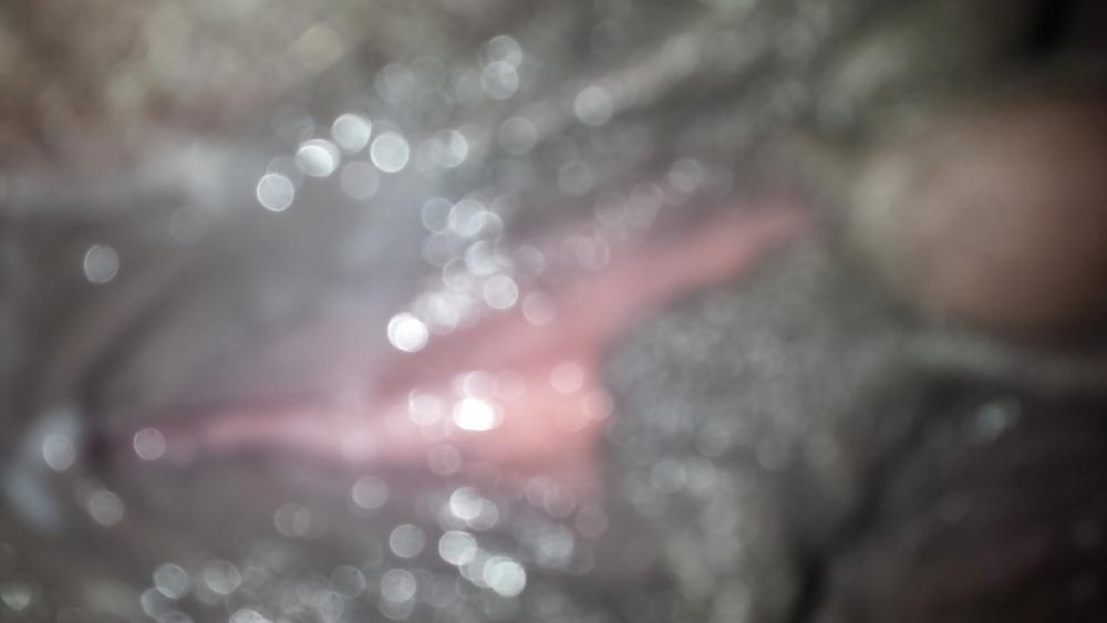 23P Very big clit