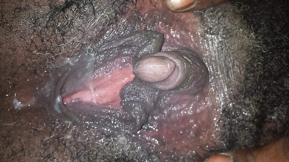 23P Very big clit