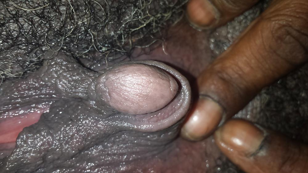23P Very big clit