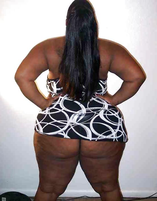 25P She got a BIG ASS!!! Ibstroking!!!!