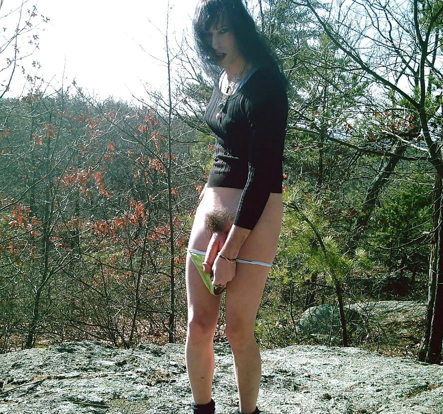 19P Naked crossdresser Leslie