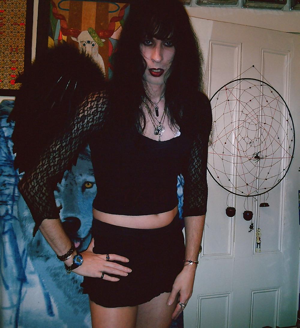 19P Naked crossdresser Leslie