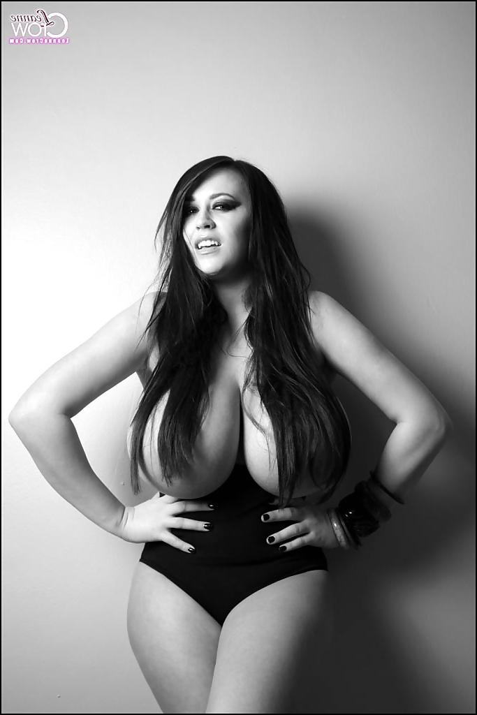 25P Leanne Crow Big Tits English Busty 