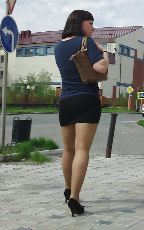 25P Mädchen mit prallen Beinen 2