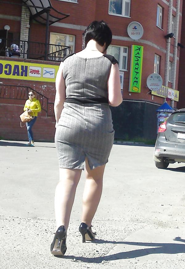 25P Mädchen mit prallen Beinen 2