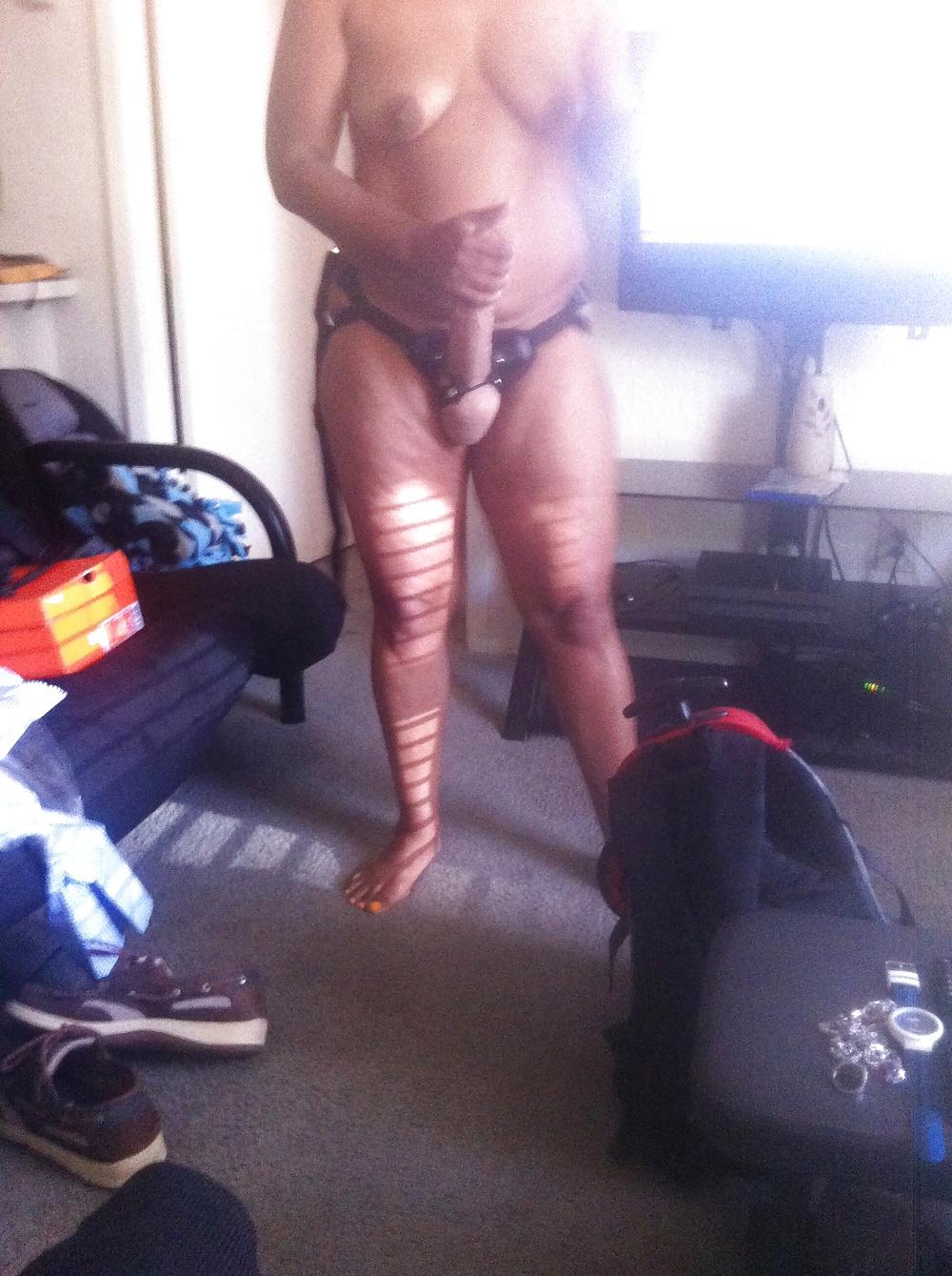 19P Detroit strapon chick