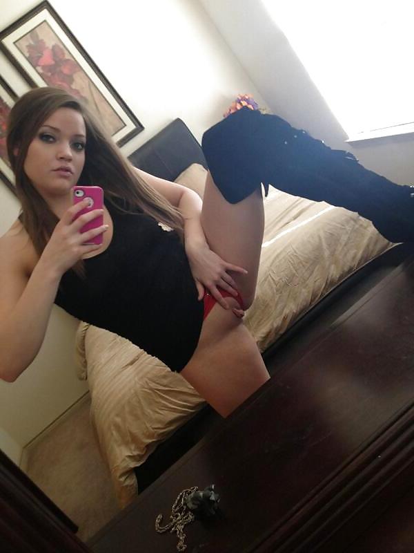25P Selfie Amateur Babes - vol 99!